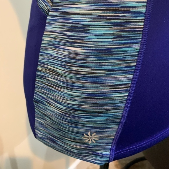 Athleta top with built in bra - Picture 3 of 6